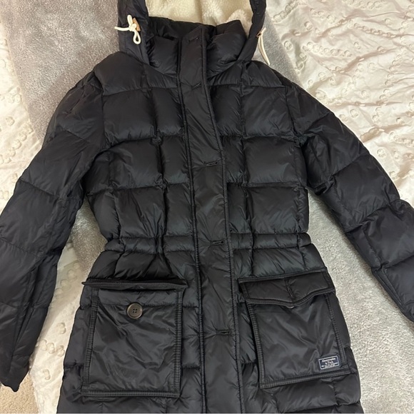 Abercrombie & Fitch Black Quilted Puffer Coat with Belted Waist - Picture 1 of 11